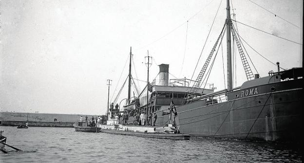 Submarino U 35 con el buque alemán Roma en Cartagena (1916)