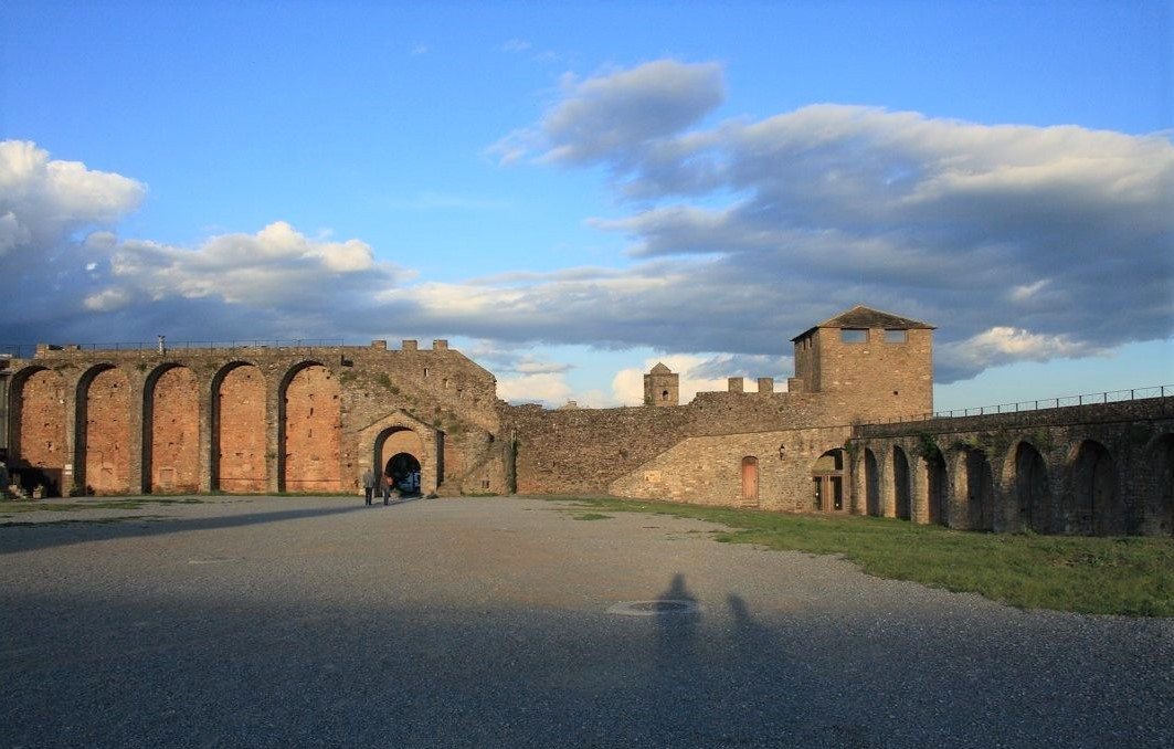 Ainsa Castillo de (2)