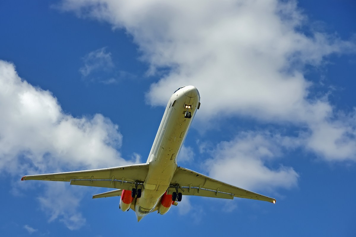 Viajeros Avien en vuelo