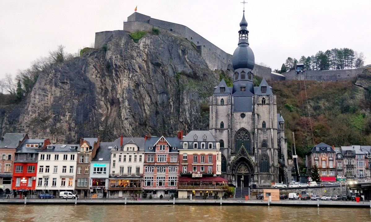 Dinant Notre Dame de Dinant and the citadel 2018 1589