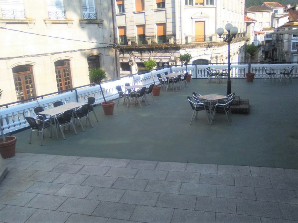 Ribadavia, amplia Terraza del Cafu00e9 Aljama, L.G. (2)