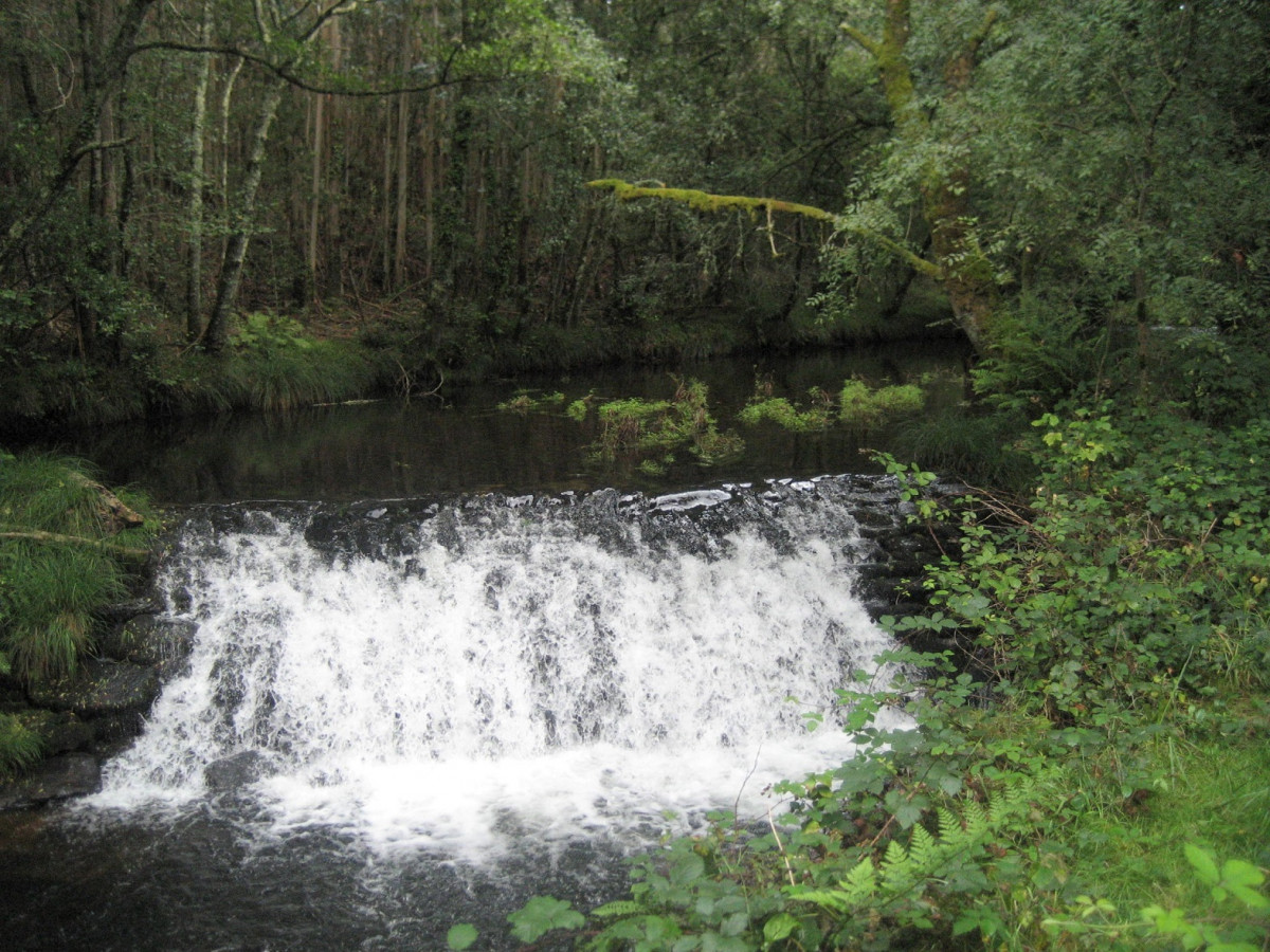 Pequeu00f1a Cascada en el ru00edo Vilacoba, Lousame 2012 1572