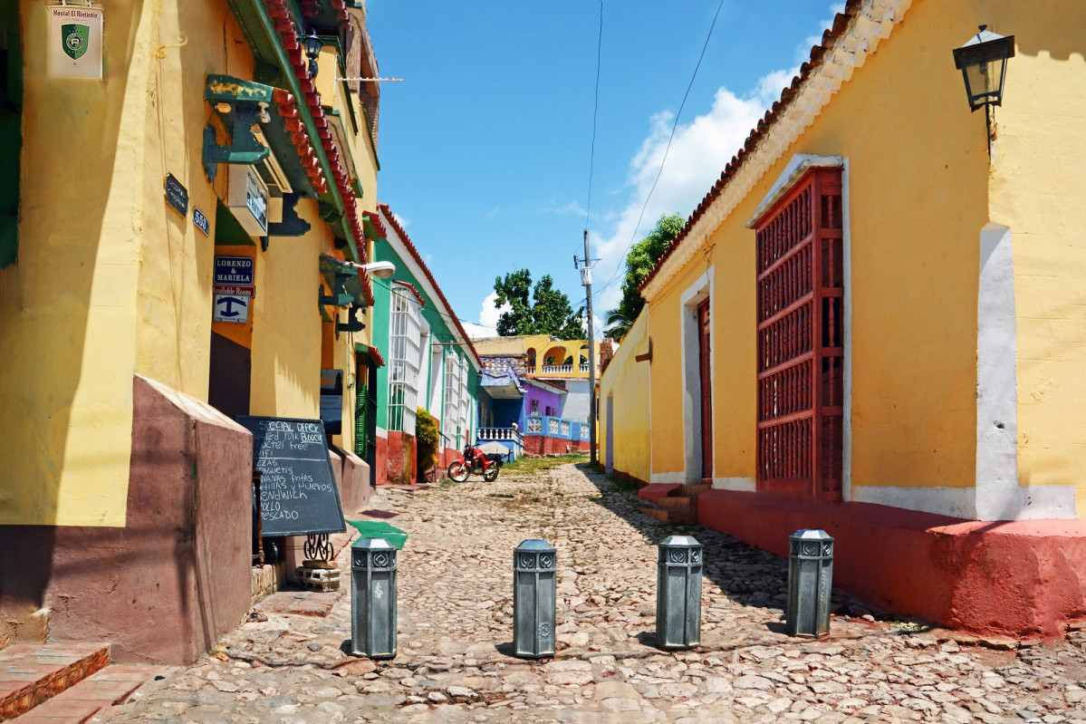 Cuba, Tinidad  Calle Simu00f3n Bolu00edvar (Desengau00f1o), 2019 1600