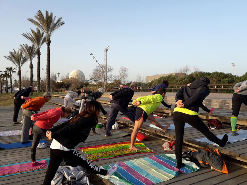 Yoga en la Playa del Pinar 02