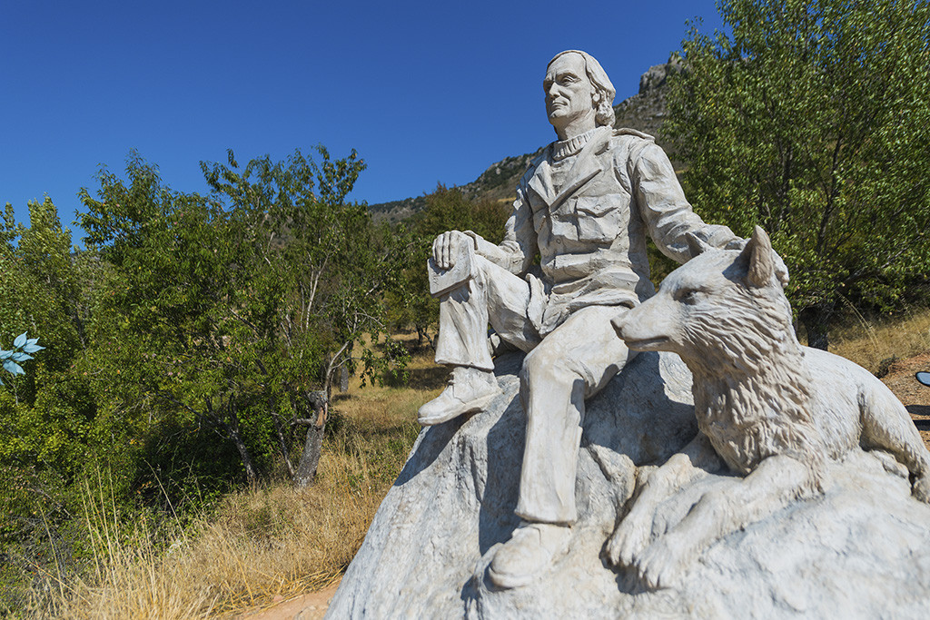 Poza de la Sal24 Monumento a Felix Rodriguez de la Fuente