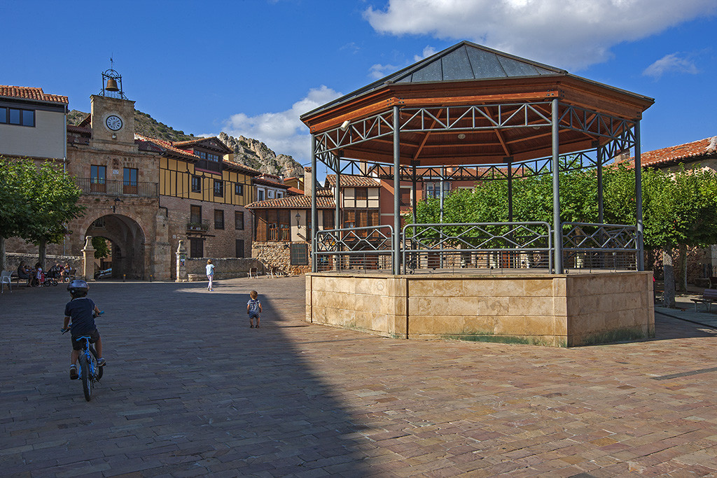 Poza de la Sal14 Plaza Nueva