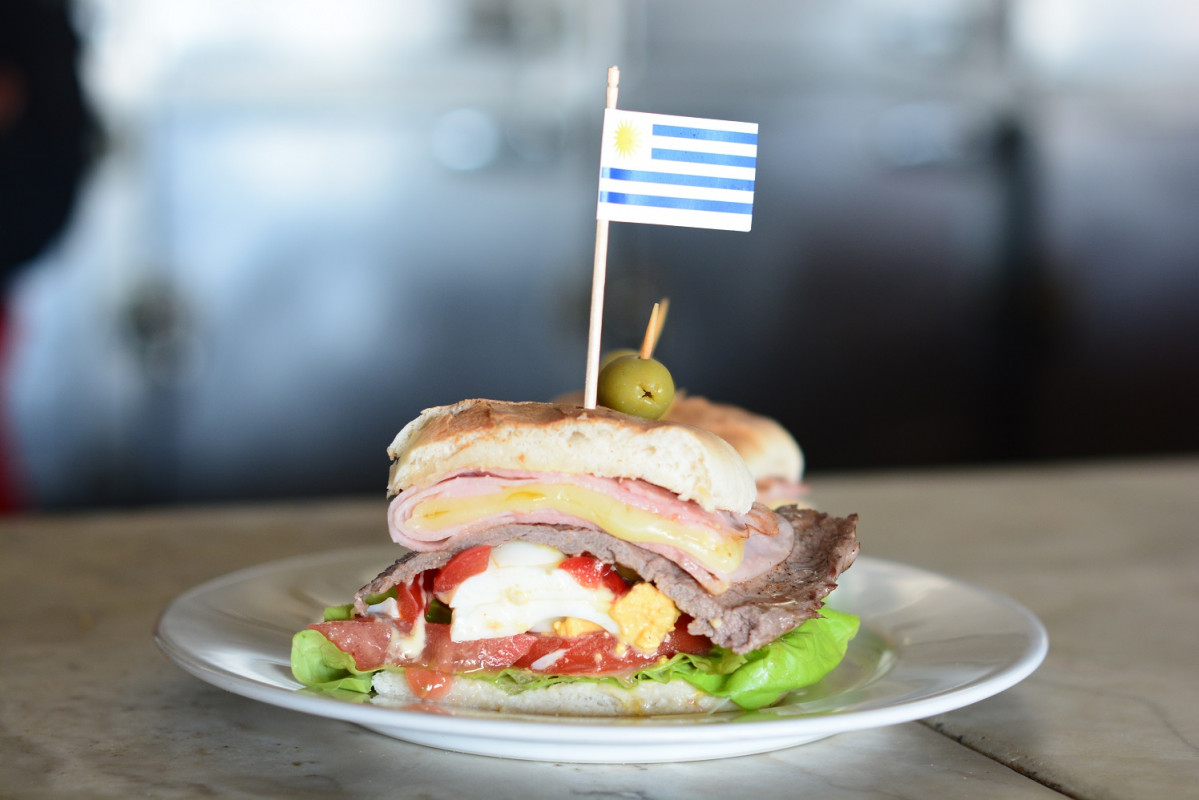 URUGUAY Chivito  SerranaDu00edaz 1500