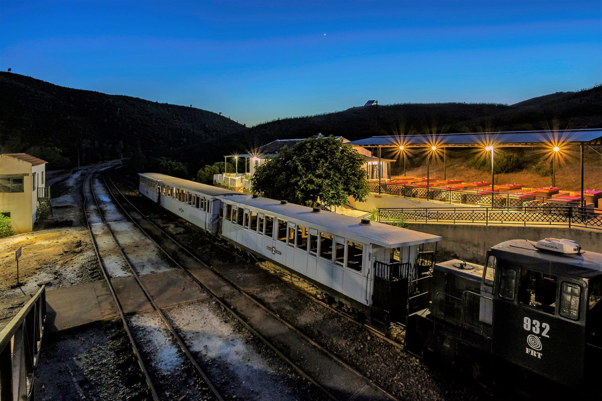 Tren nocturno Rio Tinto 1500