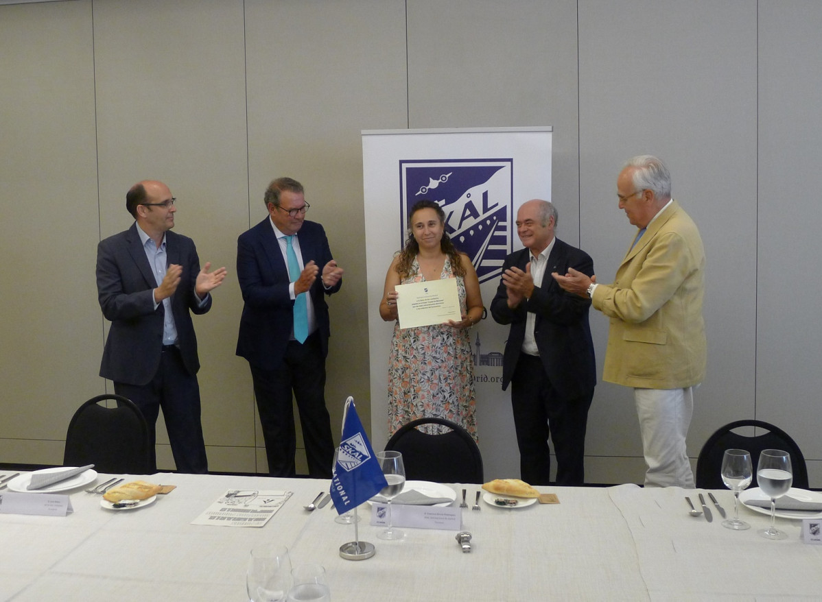 Entrega del diploma r 1588