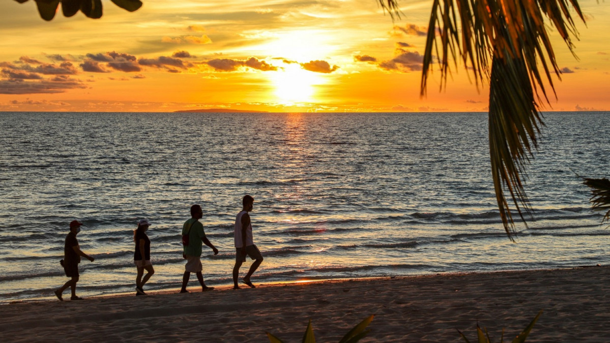 BORACAY reopens, heralds u201csafe, gradualu201d revival of Philippine tourism (1)