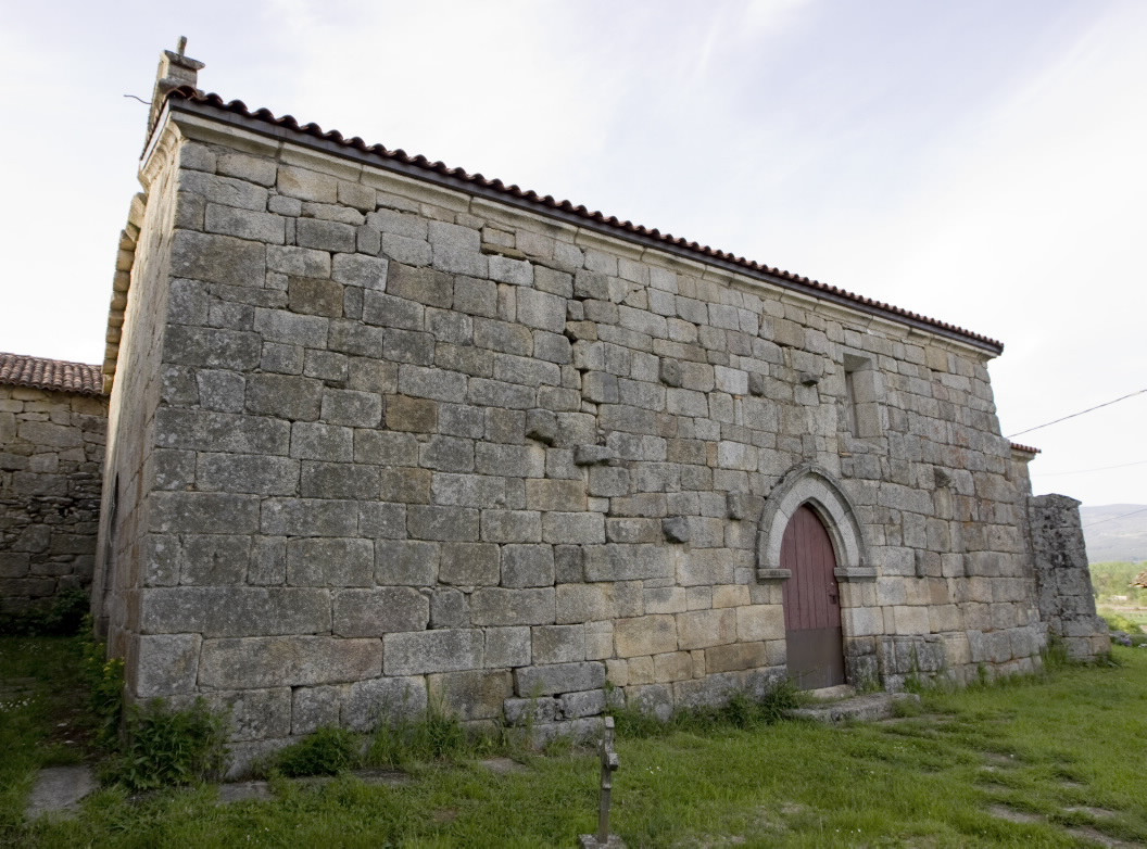 Iglesia de Mixós