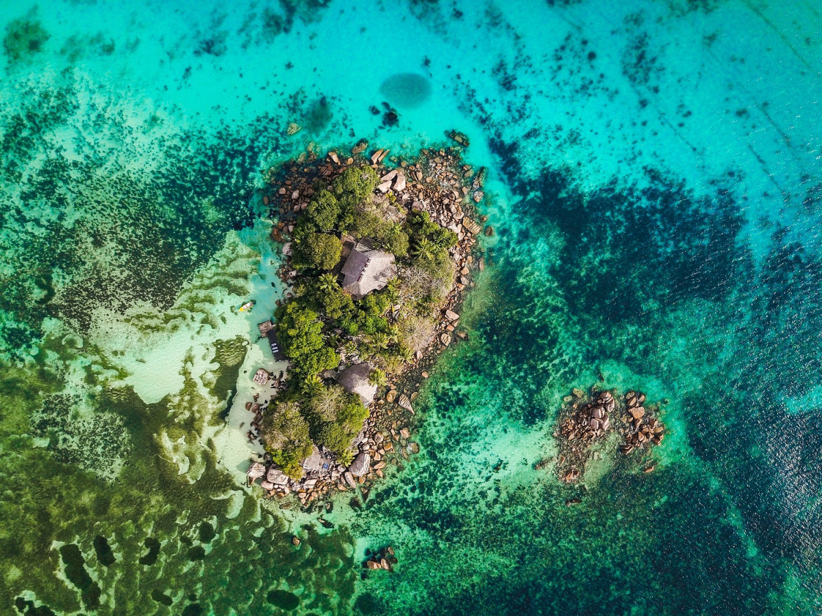 Seychelles vista aerea de la Isla Praslin, tommaso nervegna UTP7ob5Kz9U unsplash 1500