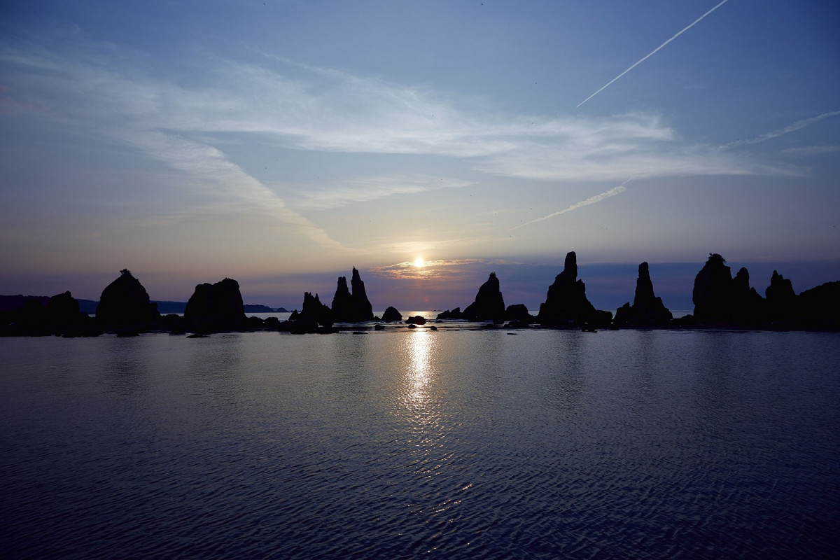 Japón Hashigui iwa Rocks 1500