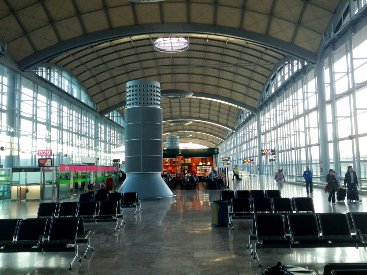 AEROPUERTO DE ALICANTE, 1600 2013