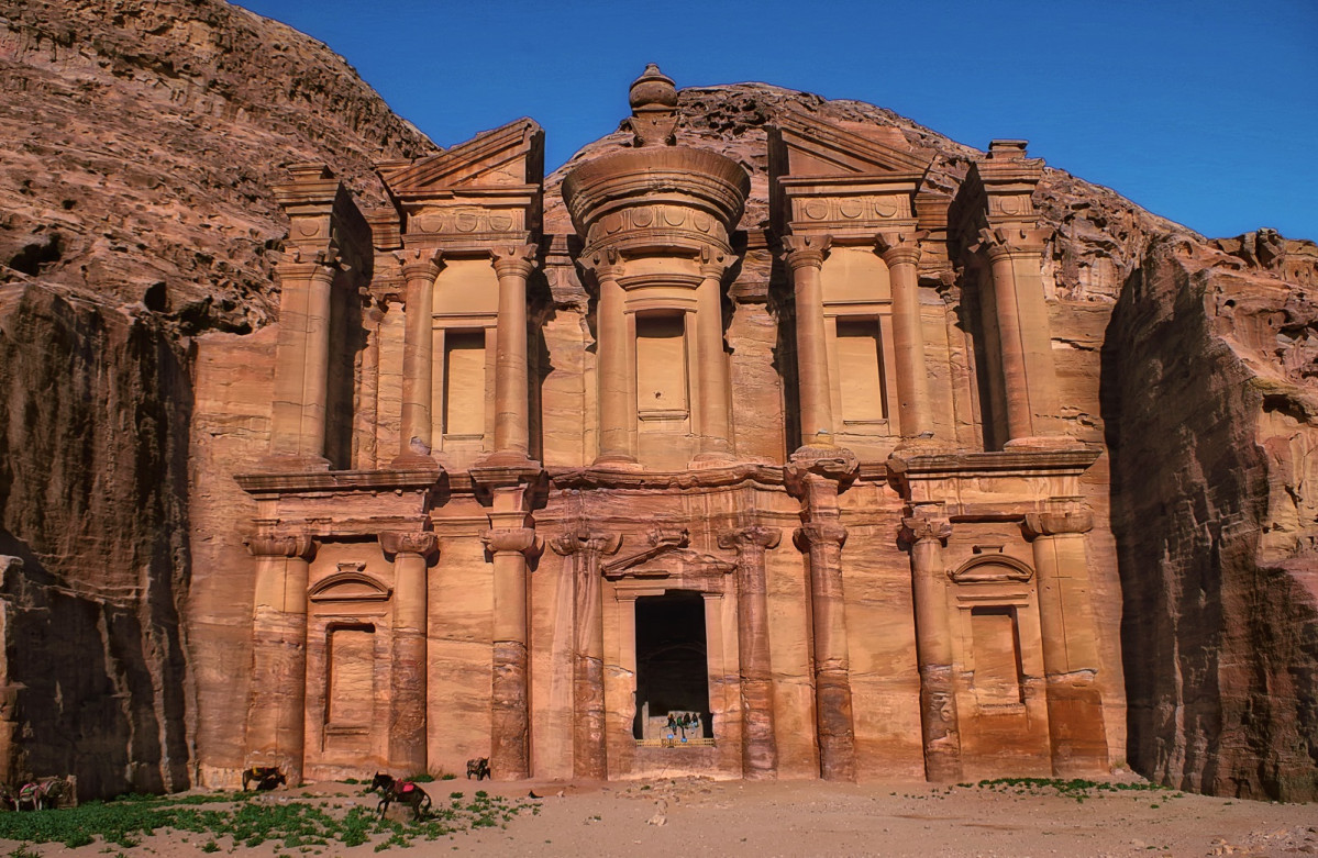 Fachada del Tesoro, de Petra donde desemboca el Siq