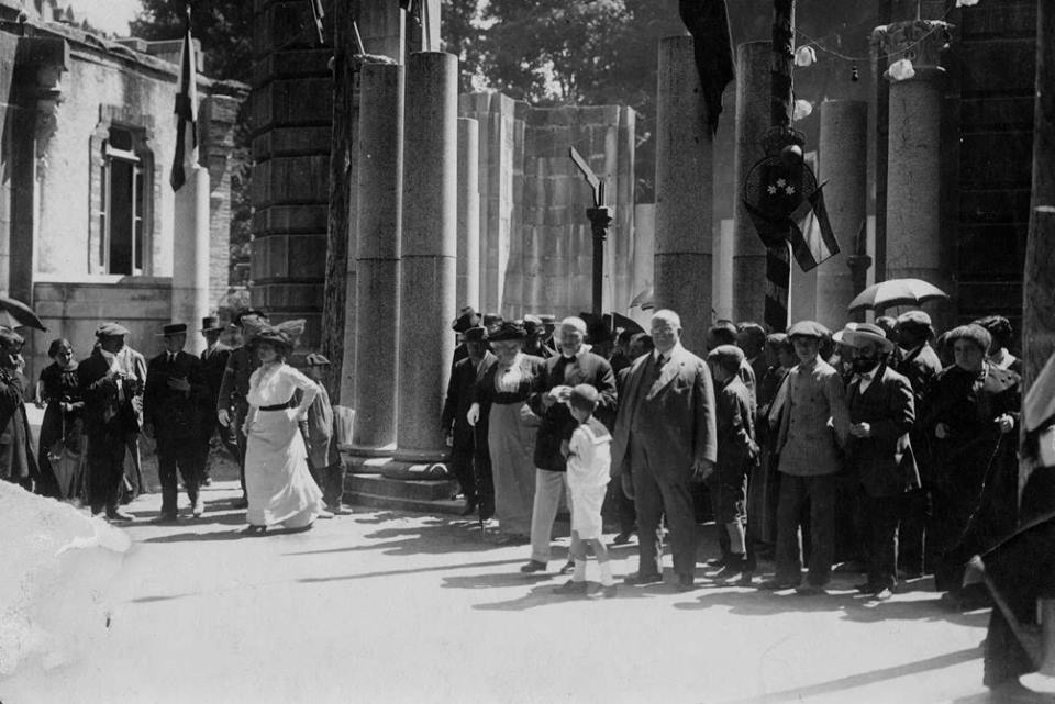 Visita de la infanta Isabel GH 1915