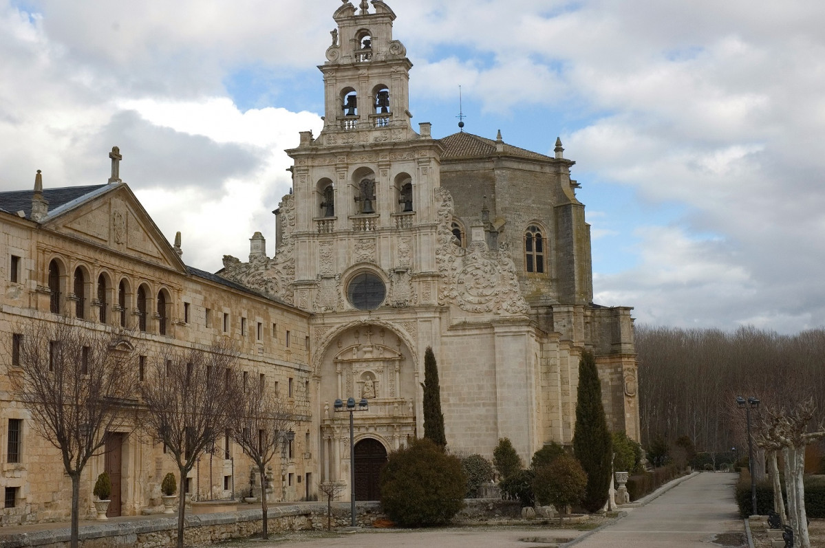 Monasterio de La Vid, detalle de la espadaña, (Burgos)