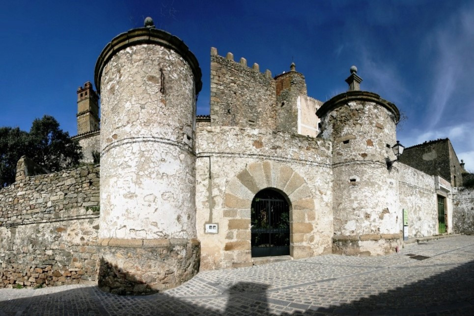 Castillo de Brozas. Sede de la Encomienda Mayor de la Orden de Alcu00e1ntara. (2)