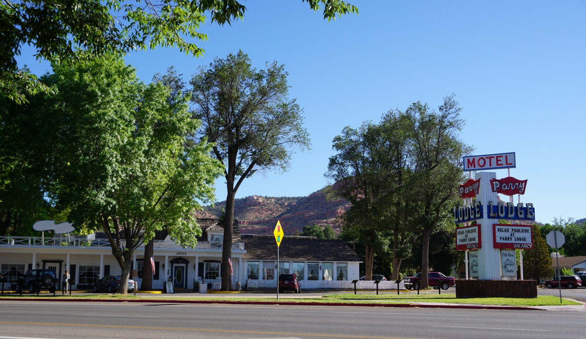 Parry Lodge, Kanab, Utah 1500