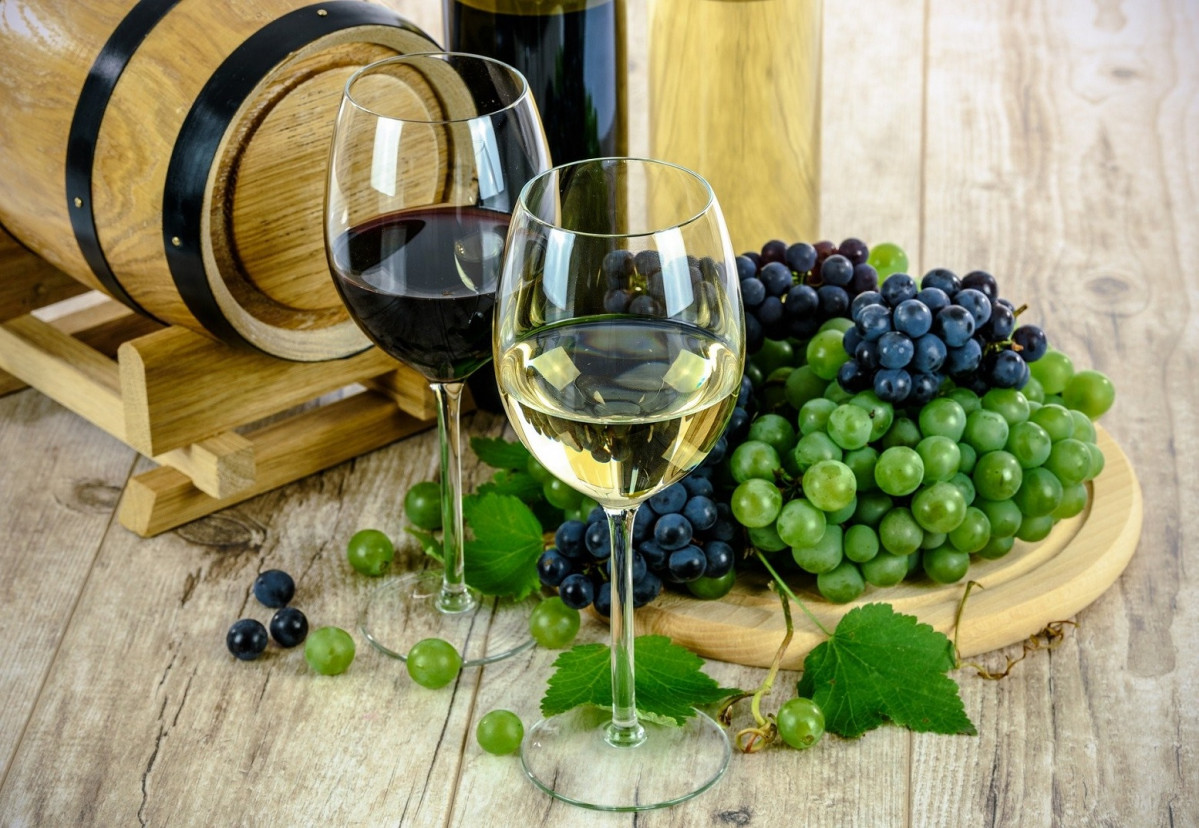 Wine 1761613 1920 volteada 1555