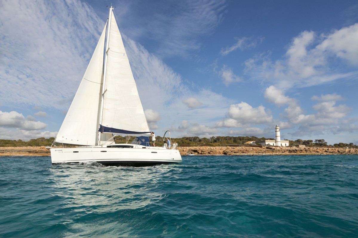 MALLORCA grupo navegando velero 1600