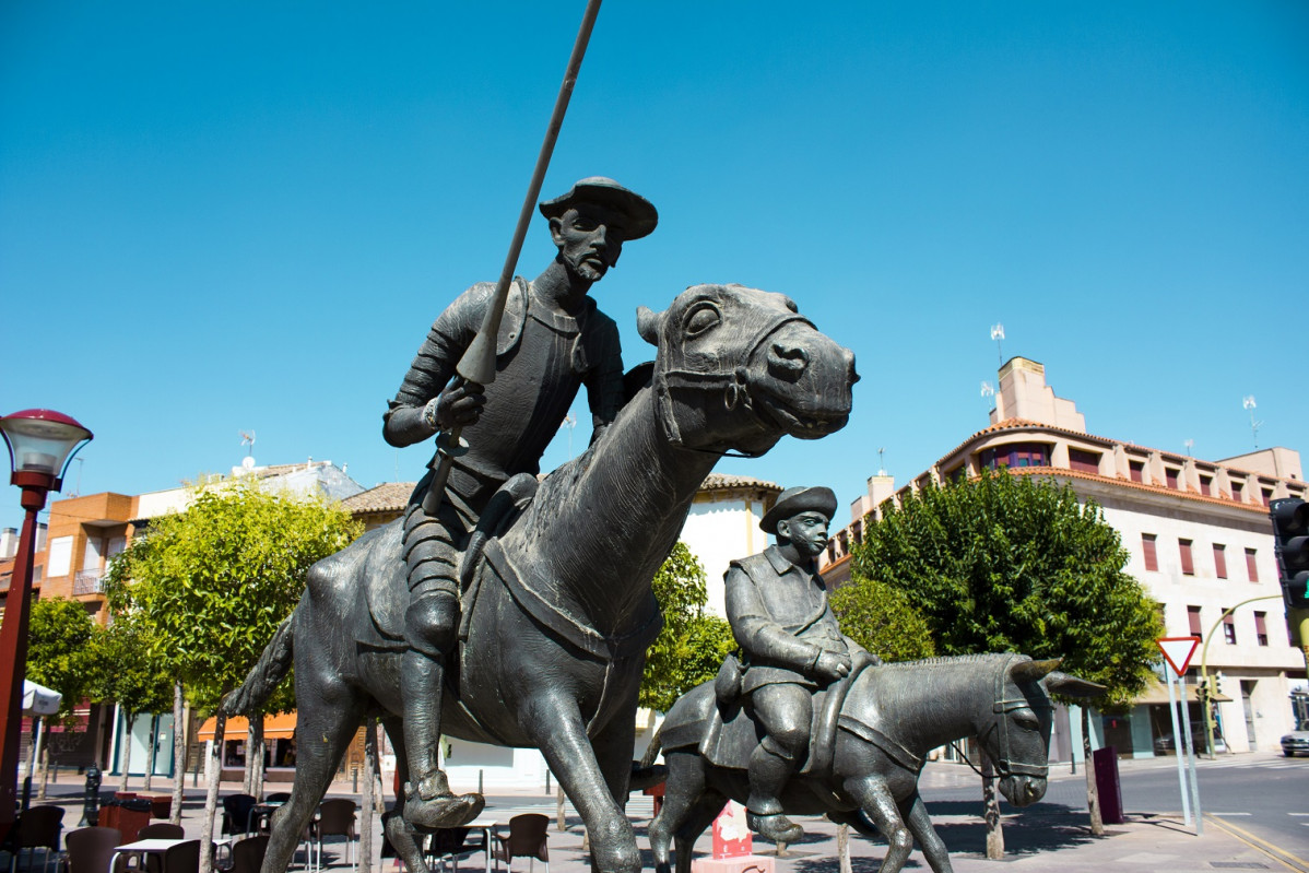 Alcu00e1zar de San Juan   Quijote y Sancho 1500