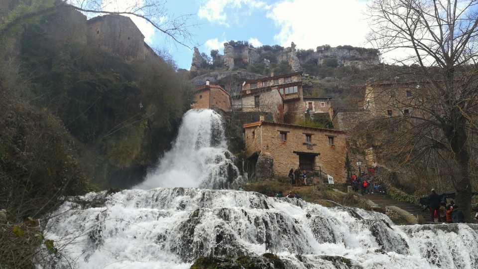 Burgos cascada en Orbaneja del Castillo 1500