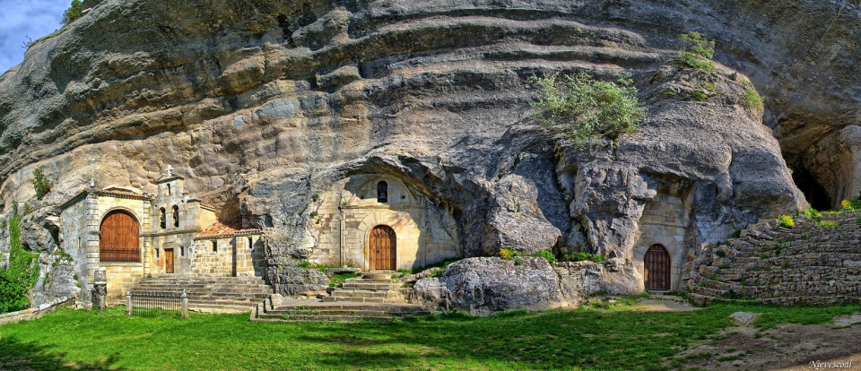 Burgos ERMITA DE SAN BERNABÉ de Ojo de Guareña. Burgos