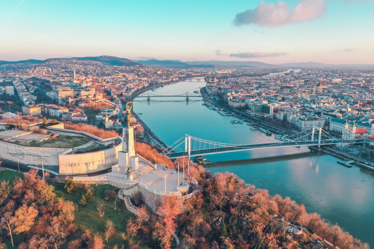 Budapest, bence balla schottner VPETME4zVWM unsplash