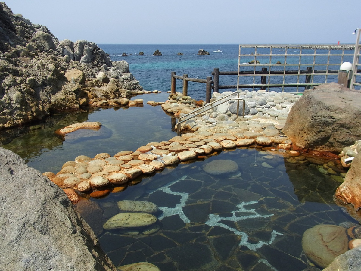 Niijima Island (Izu Islands), Jaspu00f3n