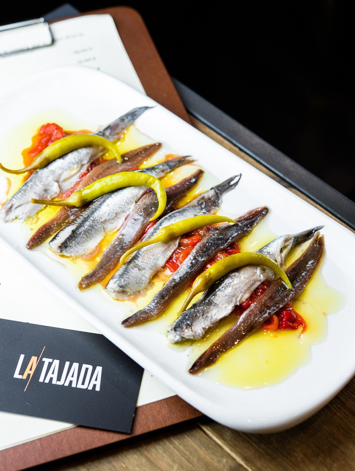 Matrimonio, Pimiento dulce asado con anchoas de Cantu00e1brico y piparras con Boquerones en vinagre, La Tajada 1500