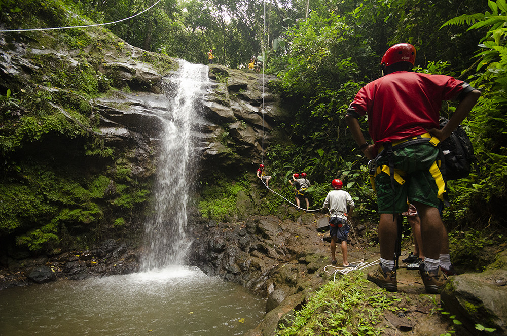 Turrialba Puente Vigas Canyon 2862 (1)