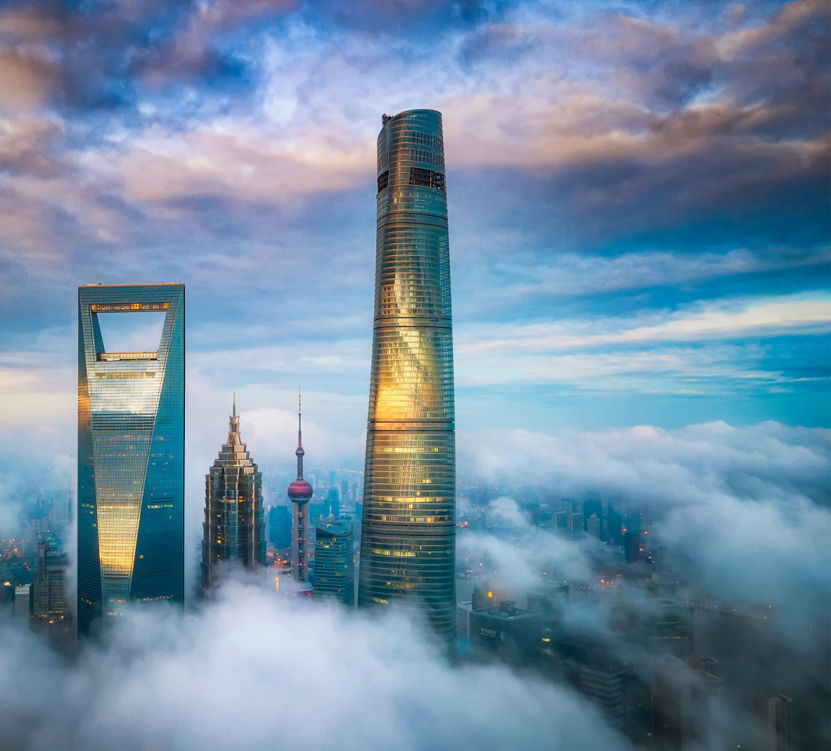 J Hotel Shanghai Tower Exterior (PRNewsFoto J Hotel Shanghai Tower)