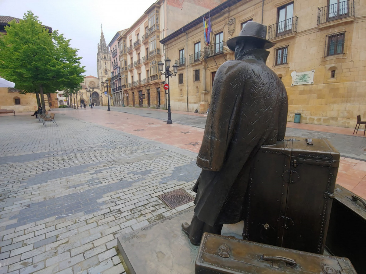 Oviedo, ver Carlos Cuesta