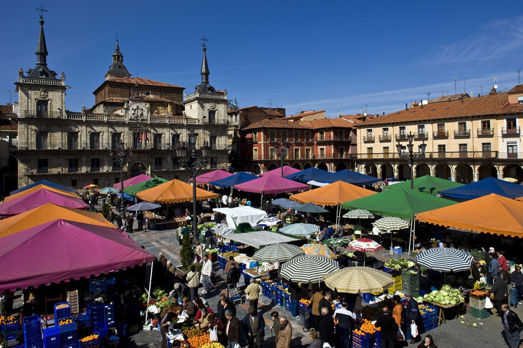 Leu00f3n Mercado en la Plaza Mayor de Leon