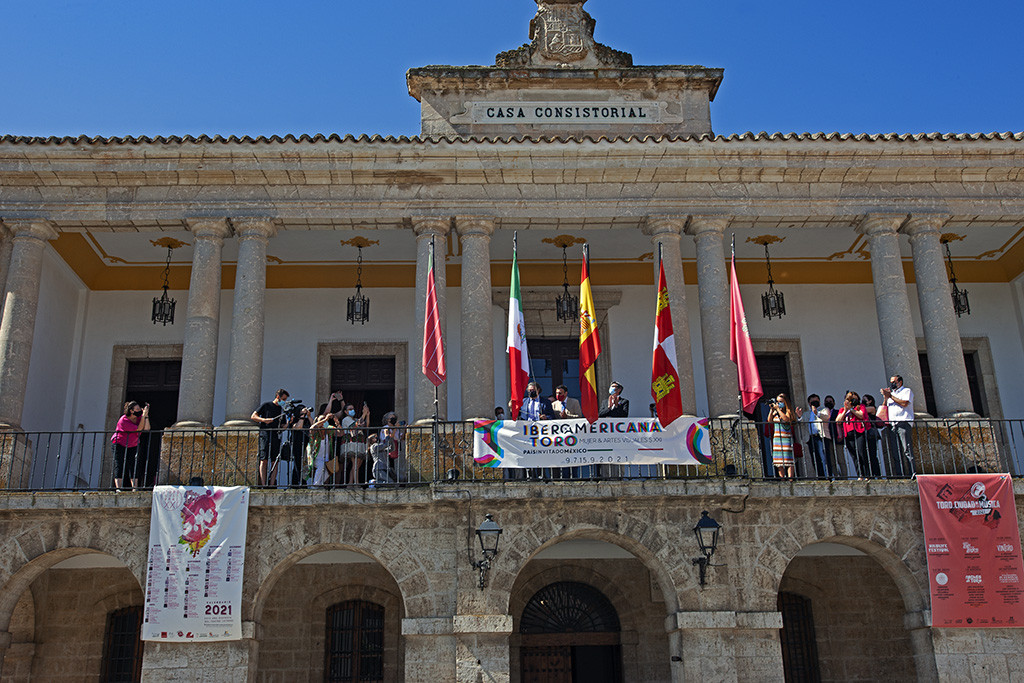 Inauguracion01 Izado de Bandera