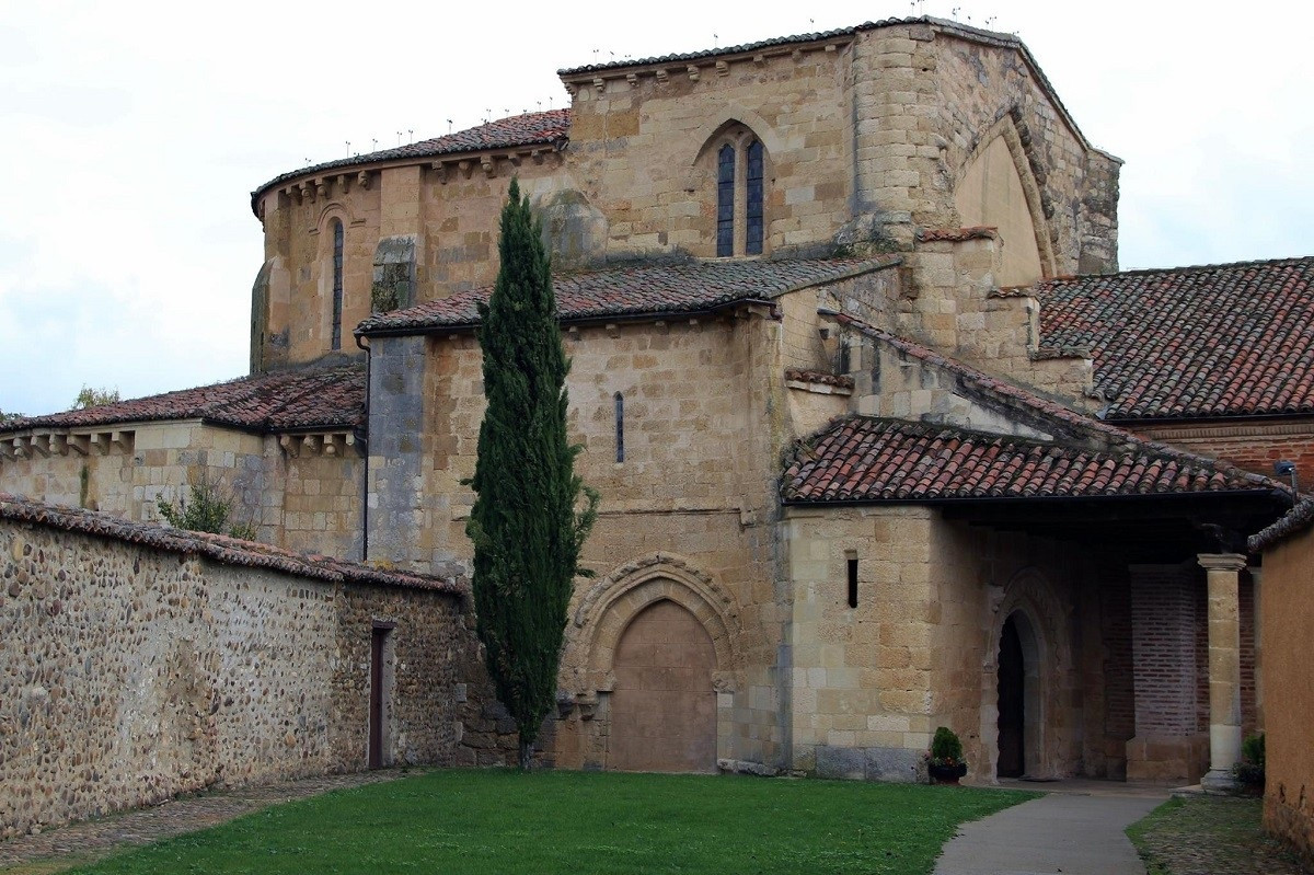 Monasterio cisterciense de santa maria de gradefes leon