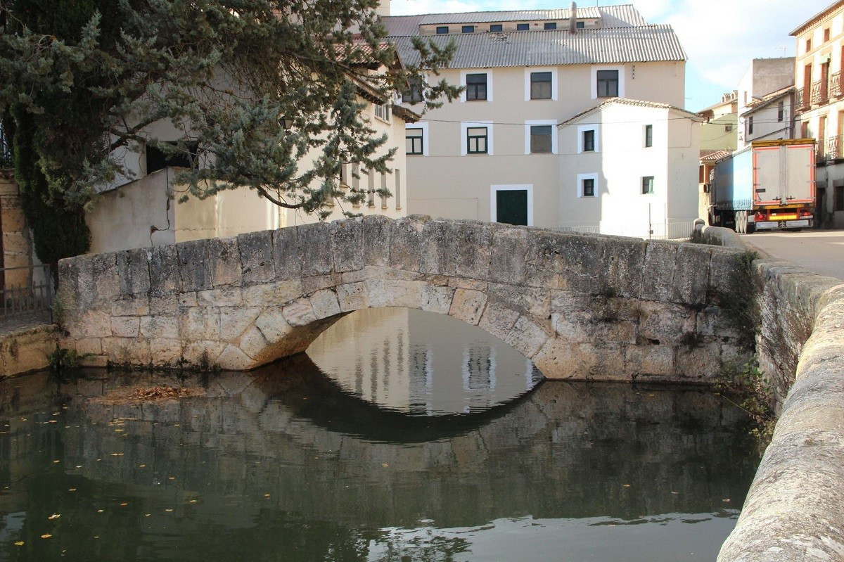 Puente romano sobre el rio duero en san esteban de gormaz soria 75235 xl
