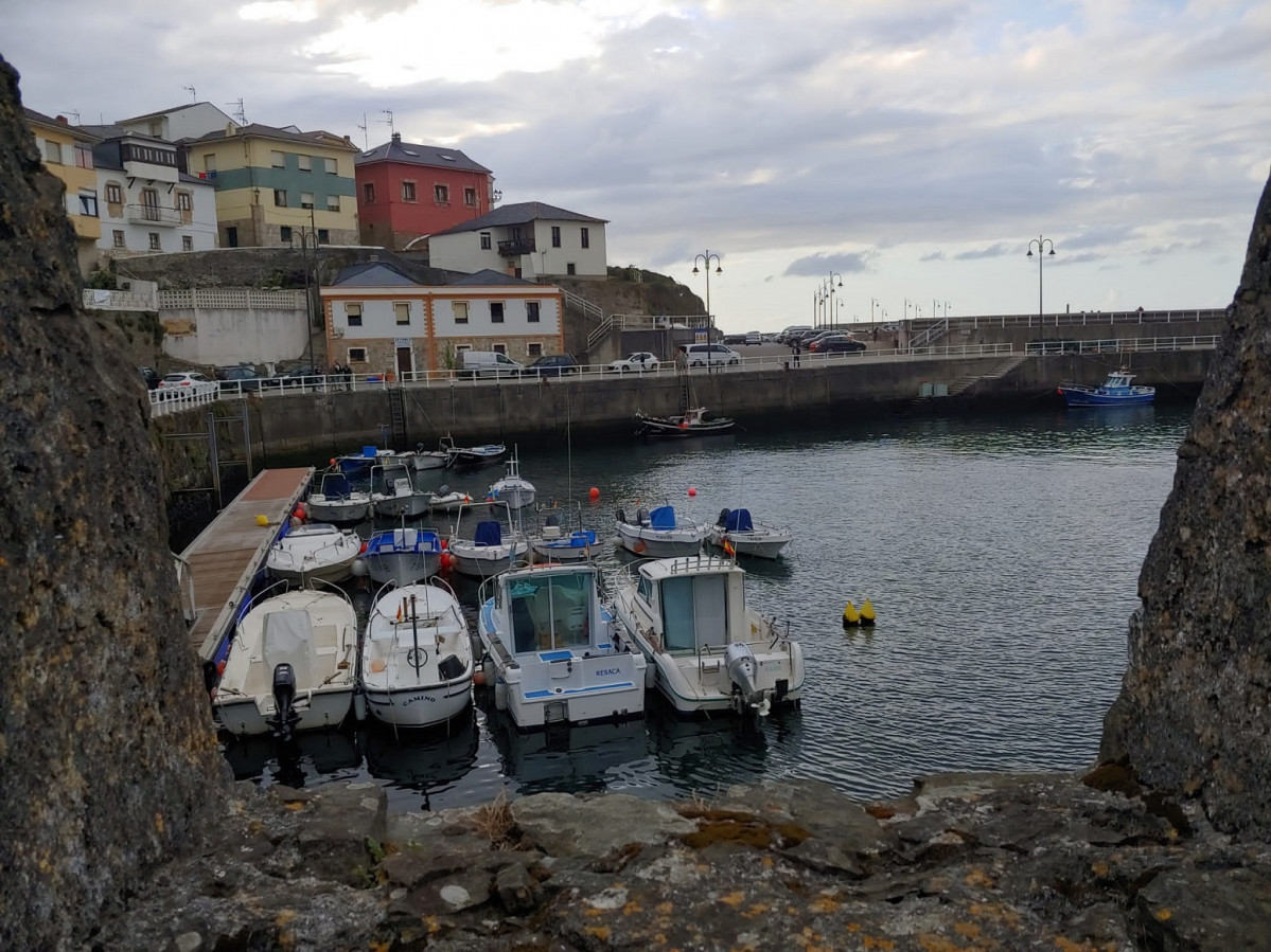 Vista de Puerto de Vega, desde la muralla