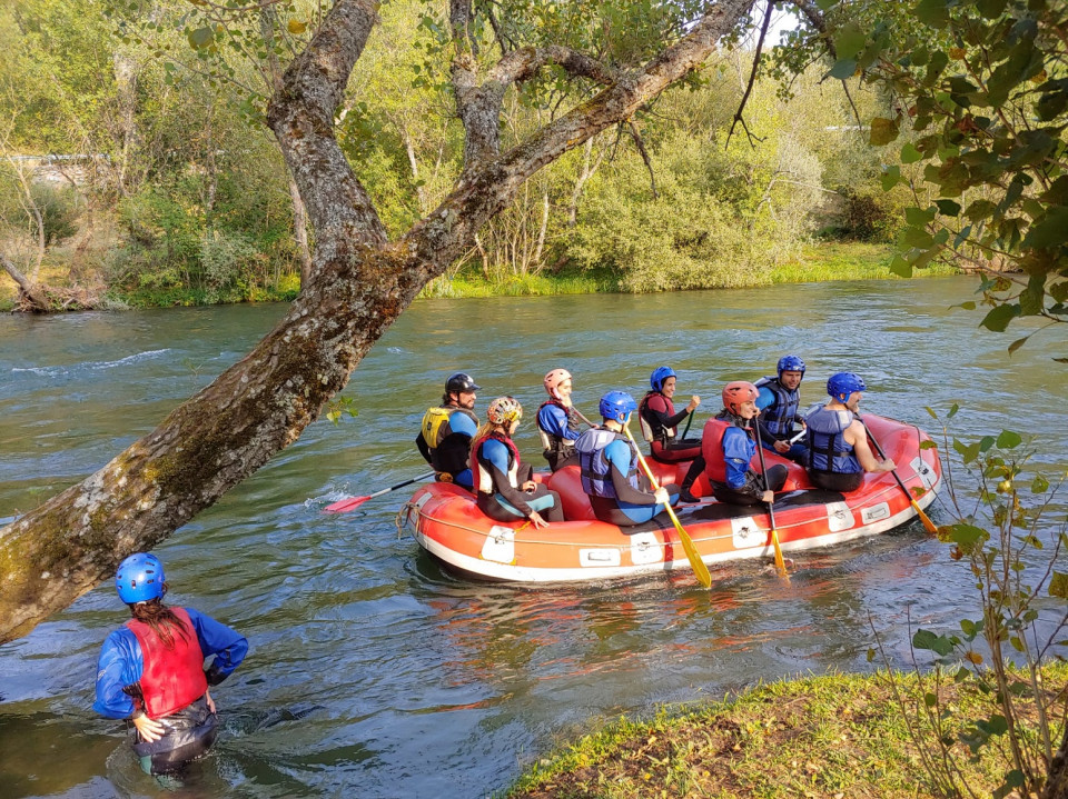 Deportes acuaticos en el río Esla