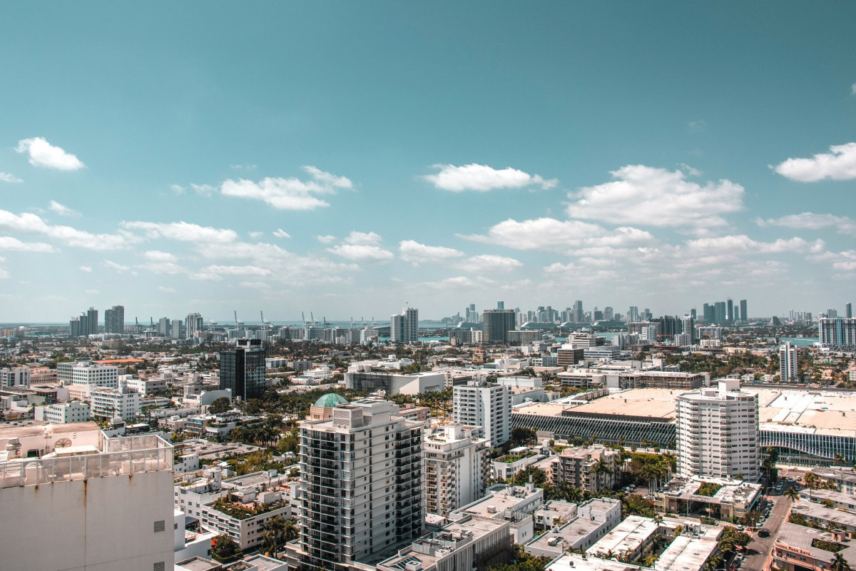 Panoru00e1mica de la ciudad de Miami, kian lem Ozgb1M8Z Ns unsplash