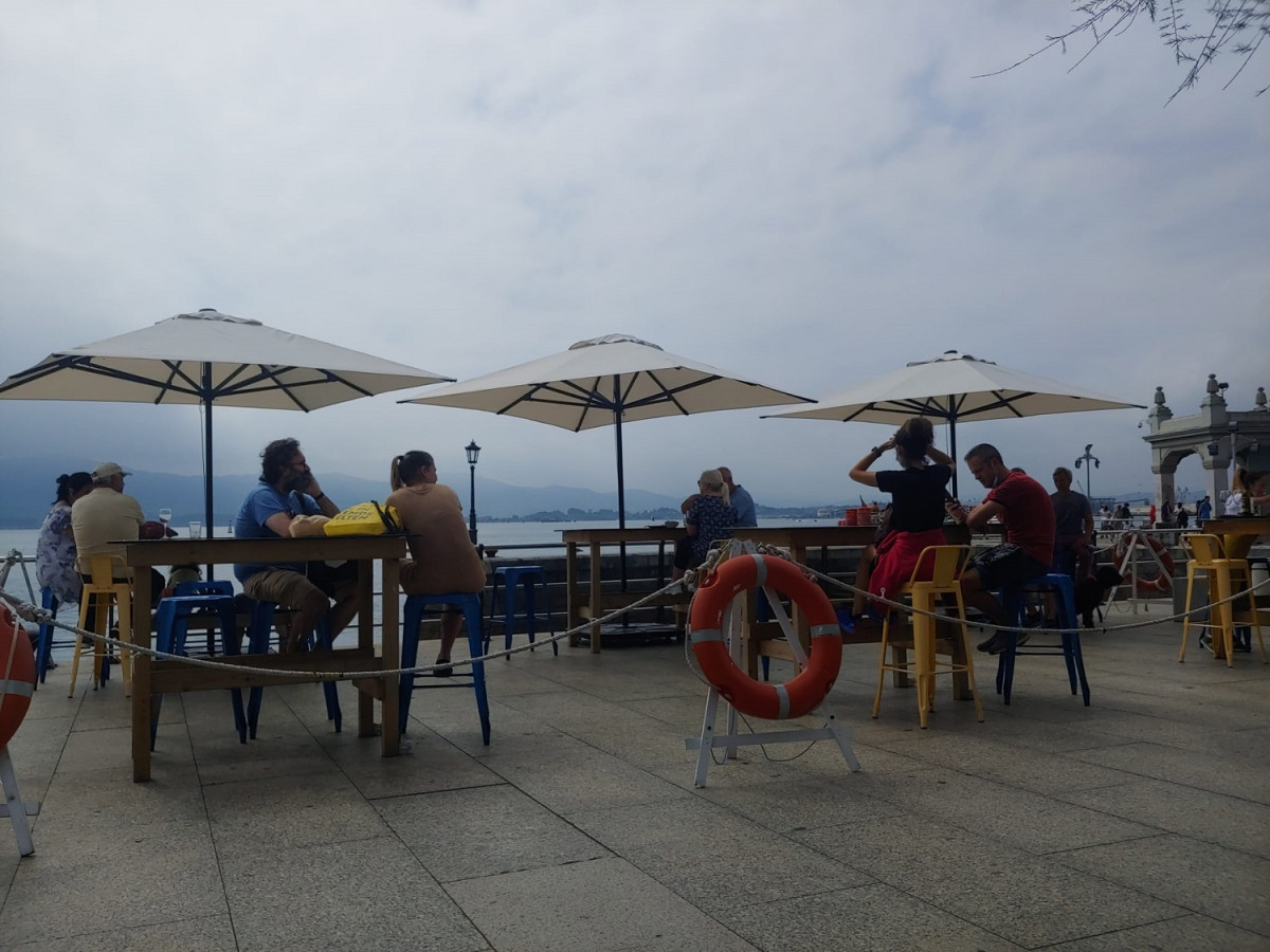 Terraza, en la Bahía de Santander