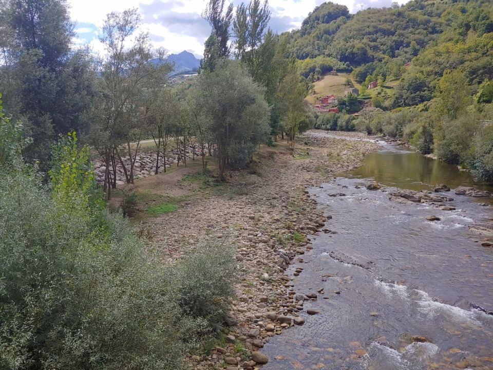 Rio Nalon, a su paso por Laviana