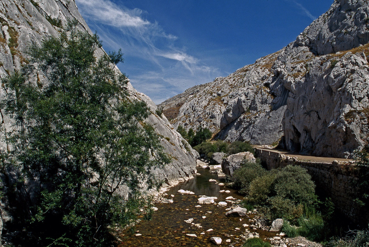 Rio Torio en las Hoces de Vegacervera, Javier Gutiu00e9rrez