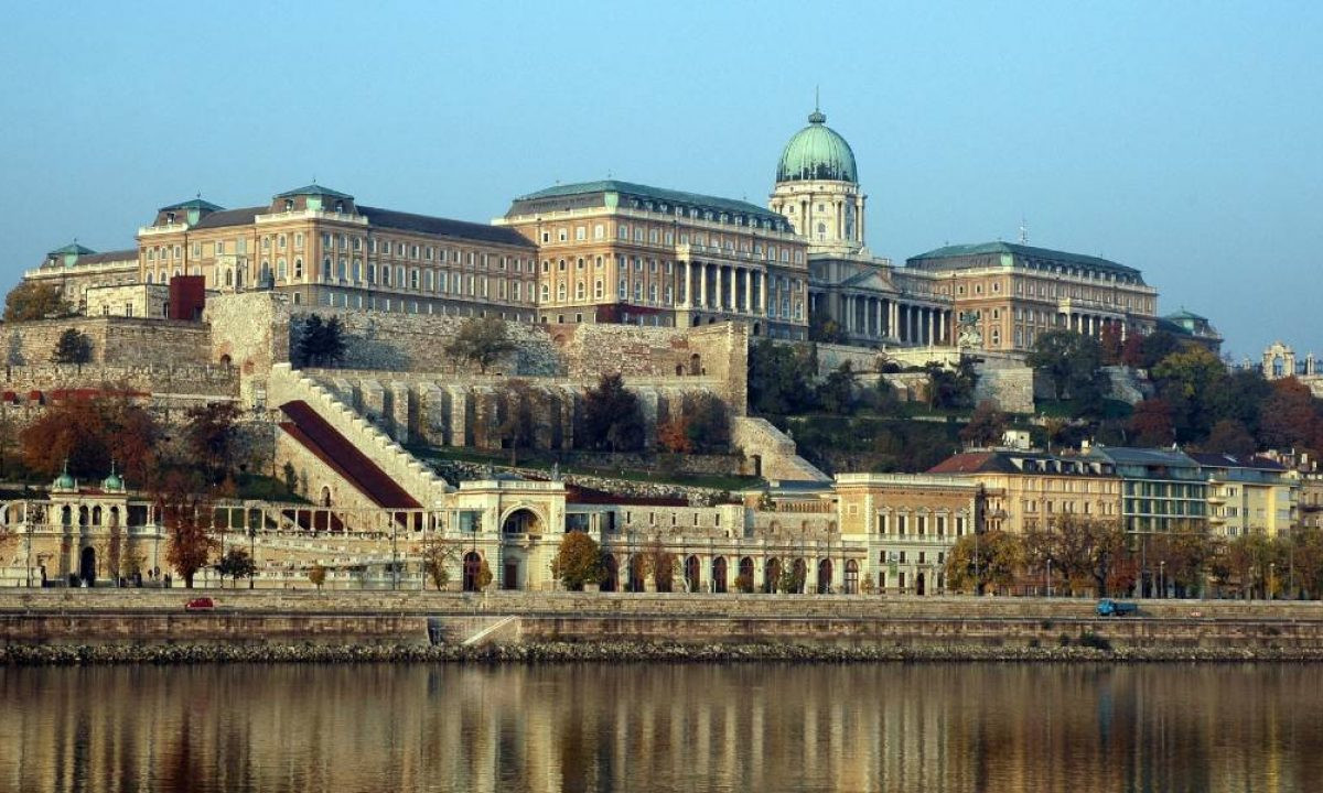 Buda Castle in Budapest 1200x720