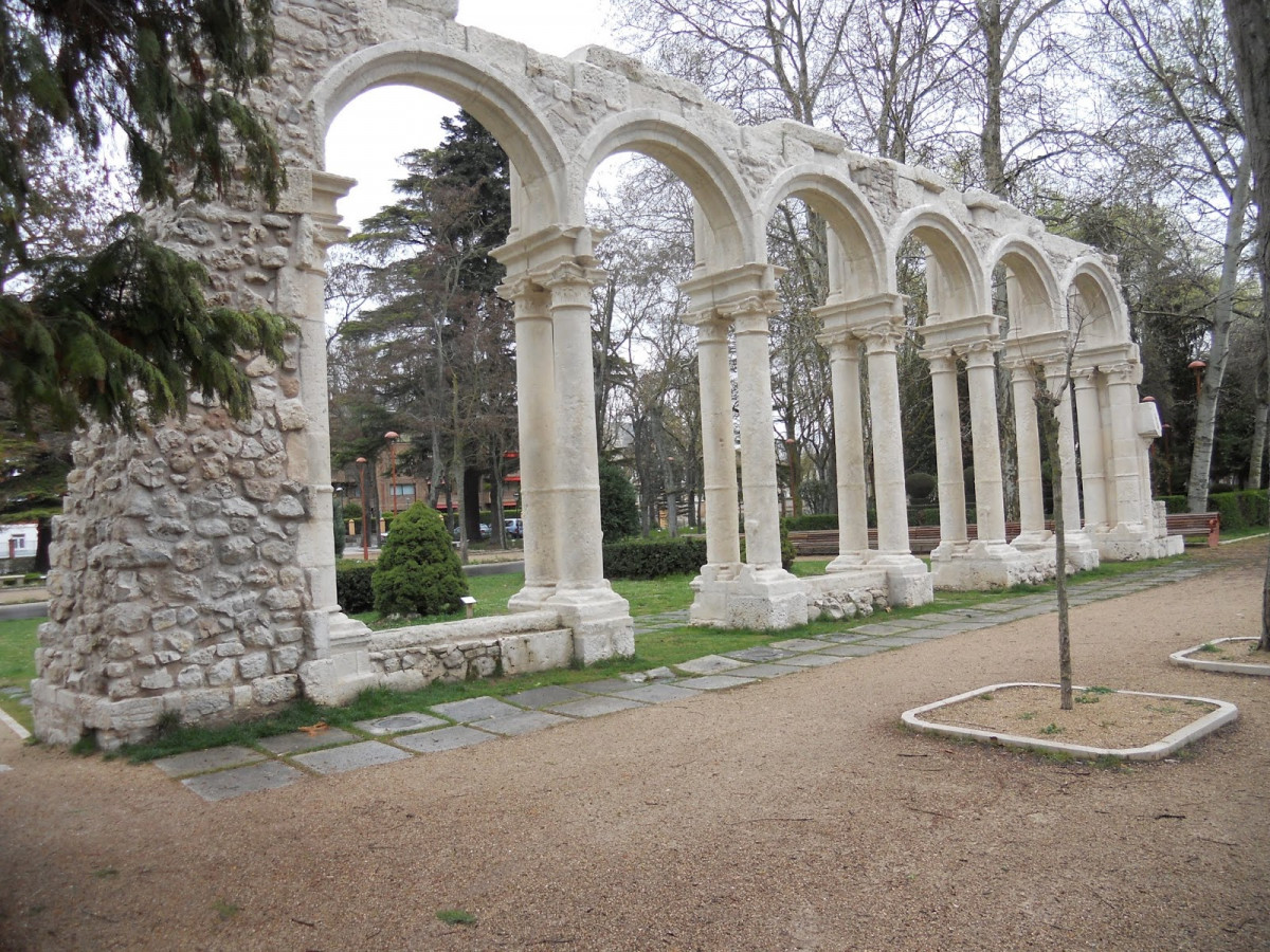 Arcos de Castilfalé en el Paseo de la Isla, Burgos