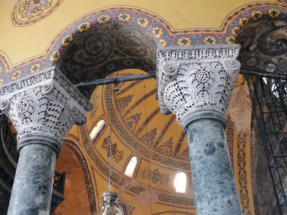 Estambul, columnas del interior de Santa Sofu00eda