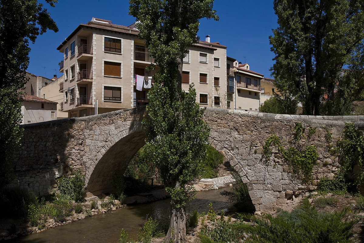 Aranda de Duero, Puente romu00e1nico de las Teneru00edas