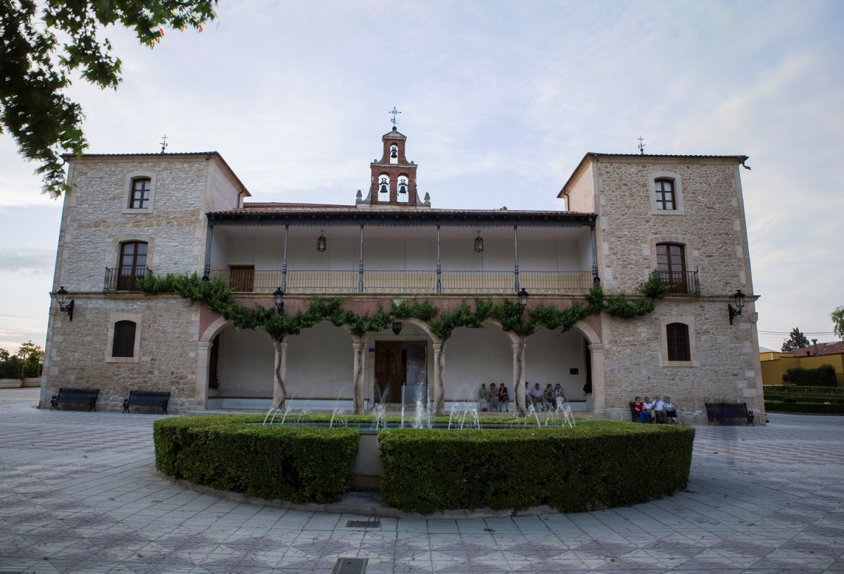 Aranda de Duero, Fachada Virgen de las Viu00f1as (2)