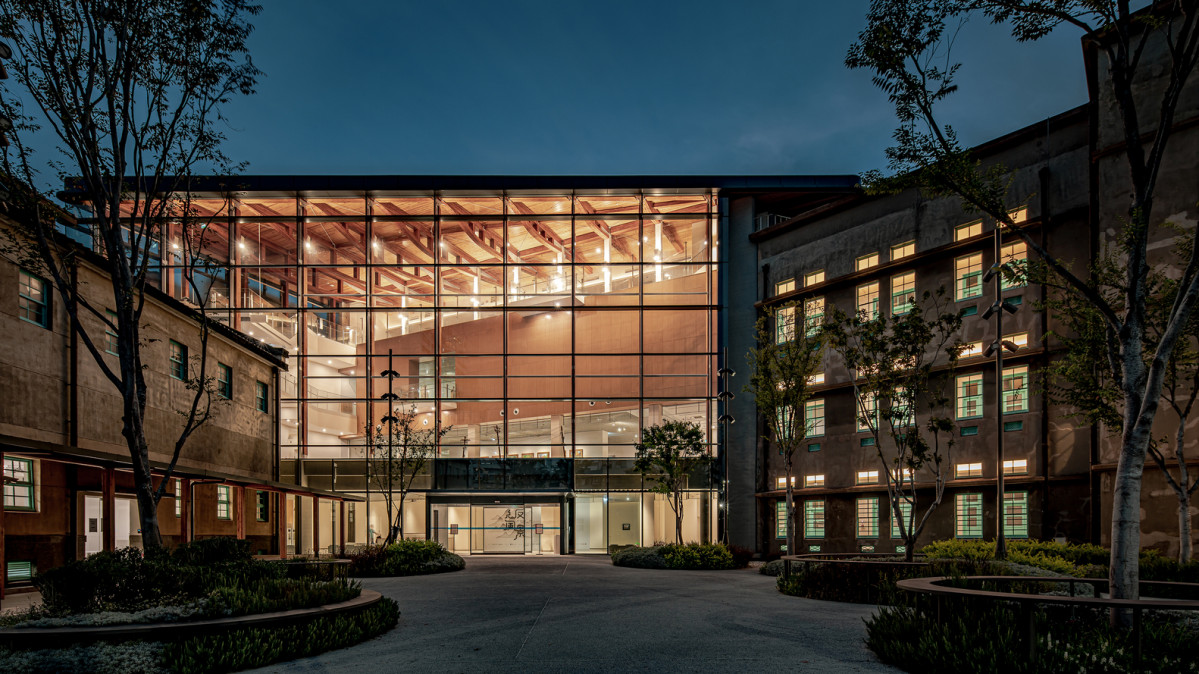 1.New Exhibition Hall Entrance